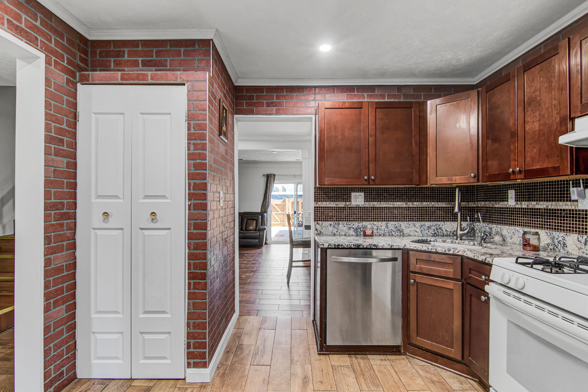 8628 Sumter Ct, Manassas Park, VA 20111, USA Photo 12