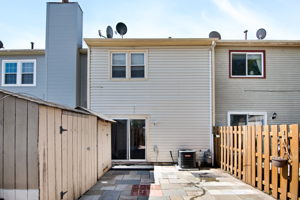 8628 Sumter Ct, Manassas Park, VA 20111, USA Photo 3