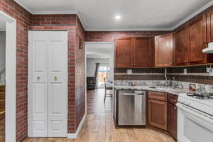 8628 Sumter Ct, Manassas Park, VA 20111, USA Photo 11