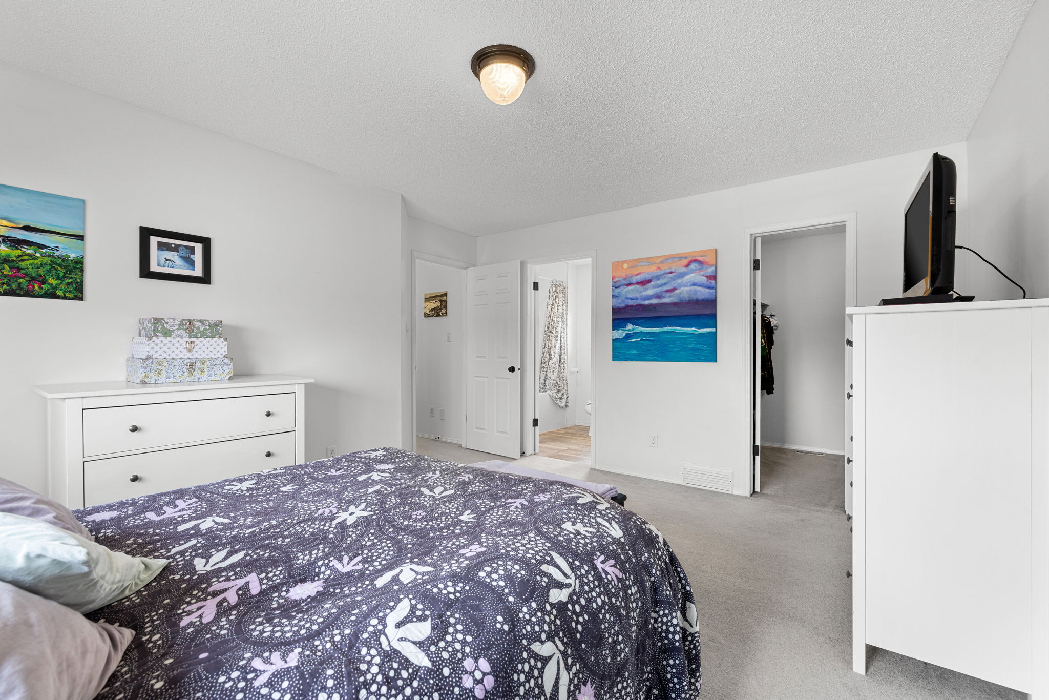 8628 Thurston Cres - 19. Primary Bedroom