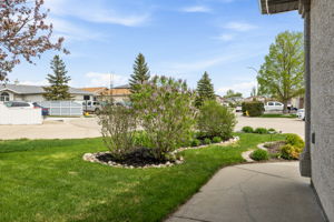 8628 Thurston Cres - 03. Exterior Front