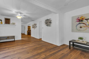  Photo 31