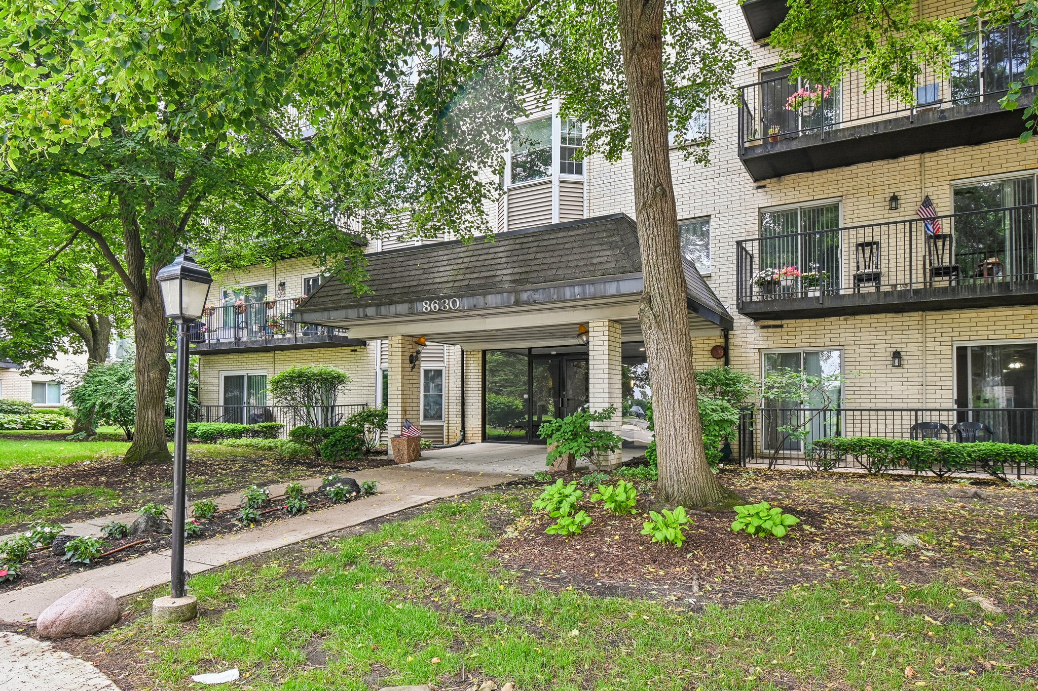 8630 Waukegan Rd unit 414-S0906-002.jpg