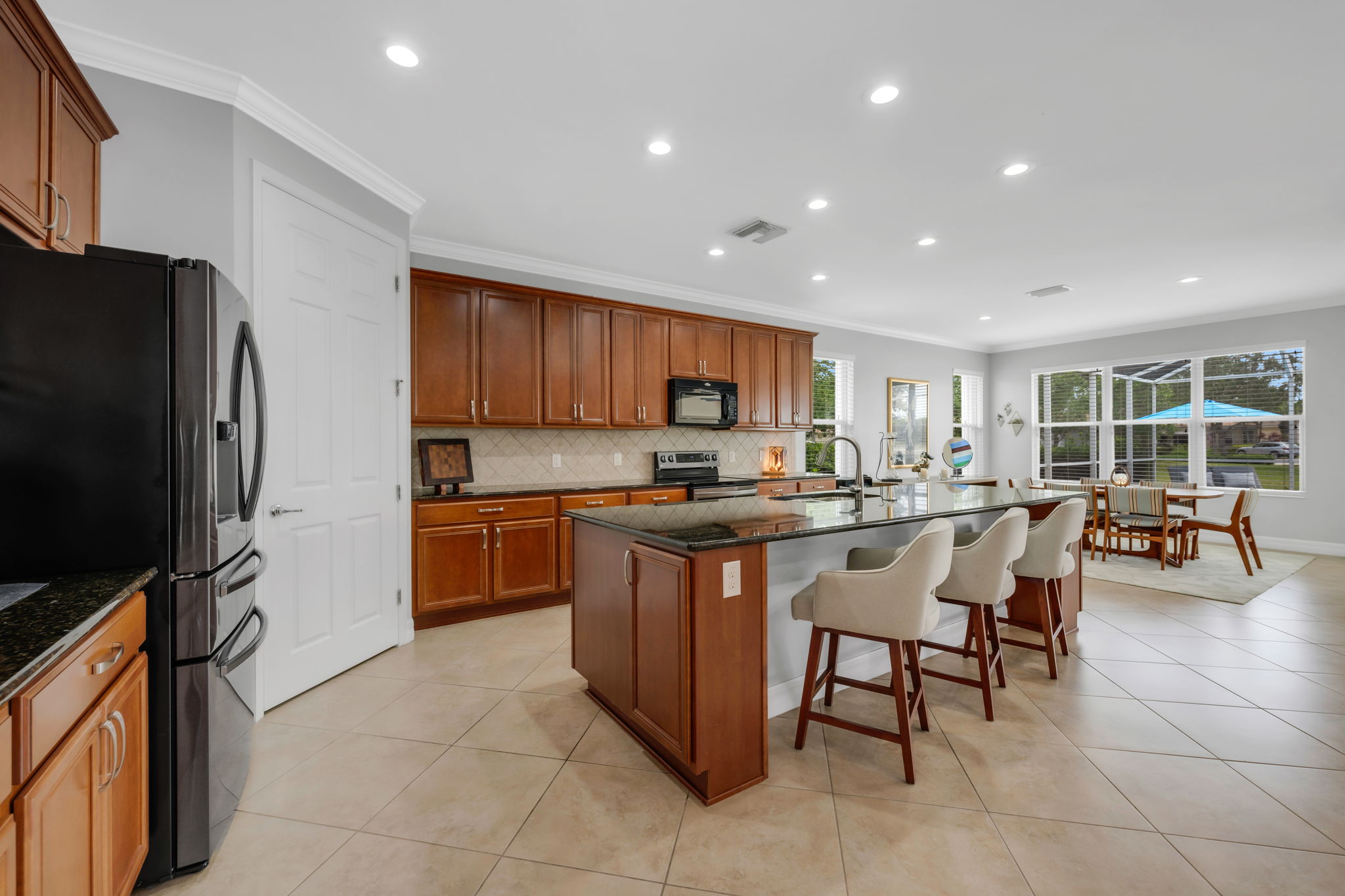 Breakfast Bar - Kitchen