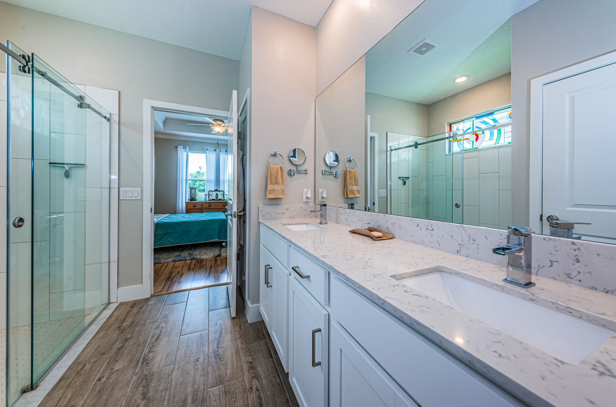 Master Bathroom1c