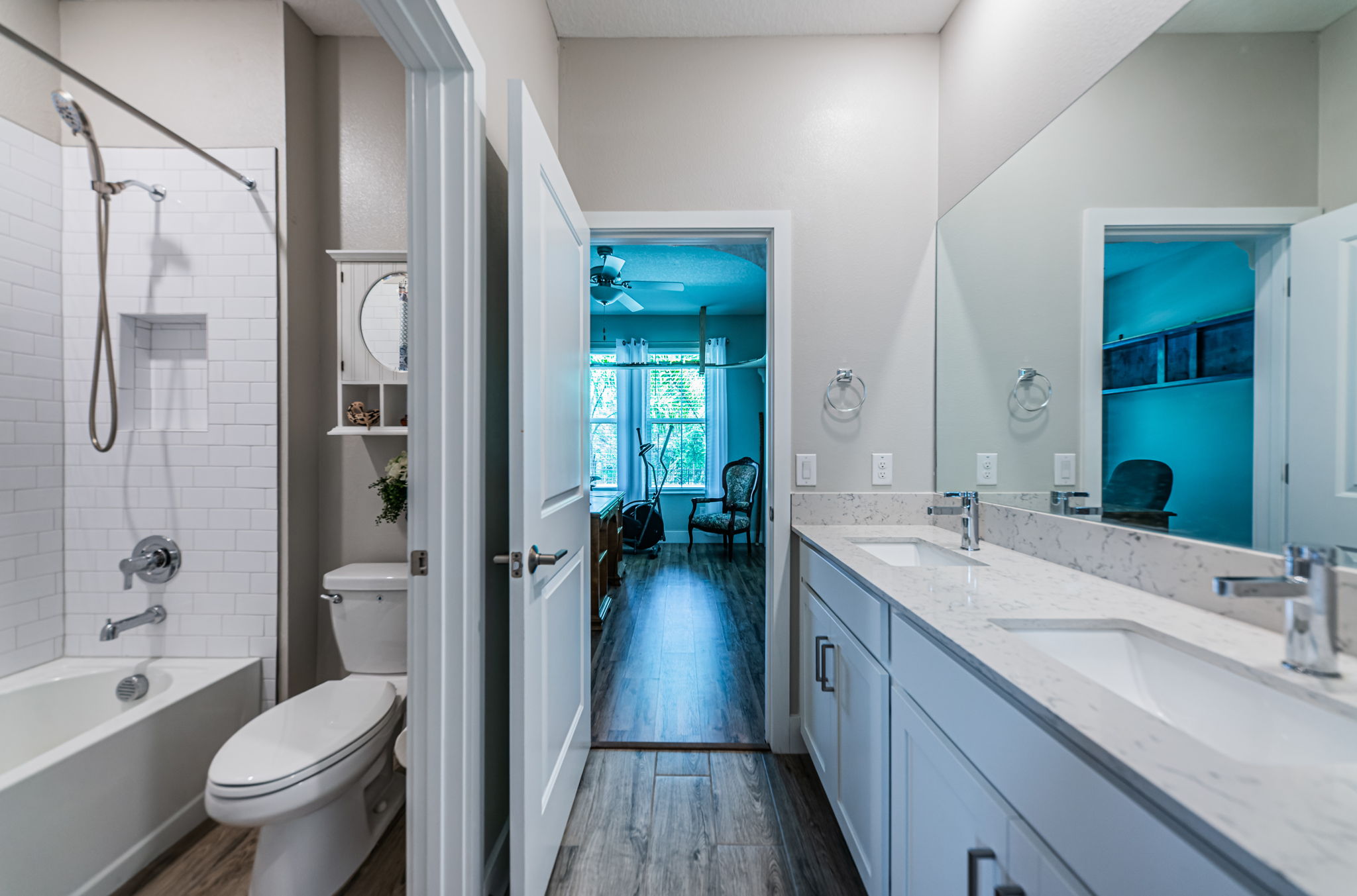 Jack n Jill Bathroom2a