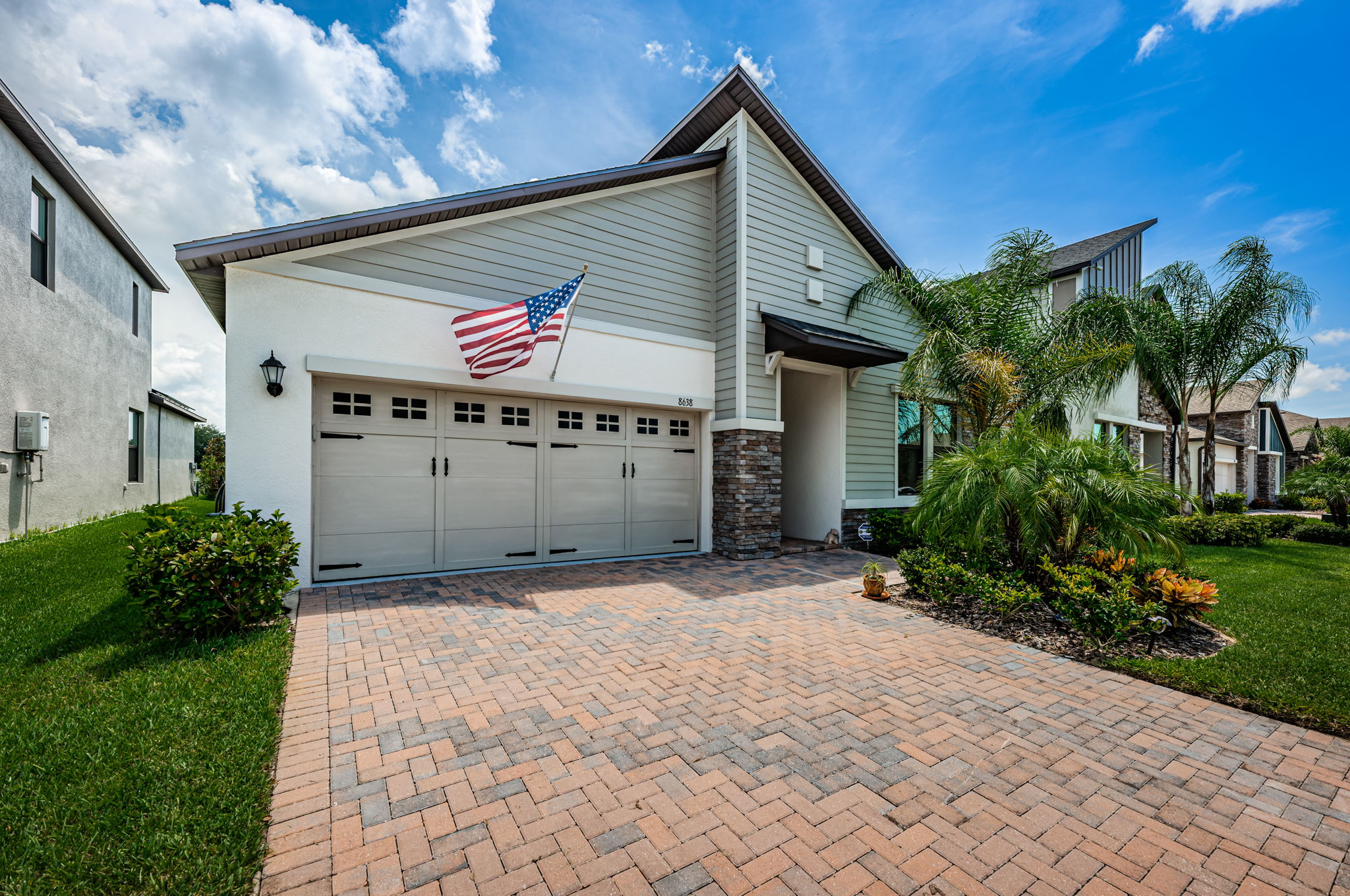 Front Exterior4-3