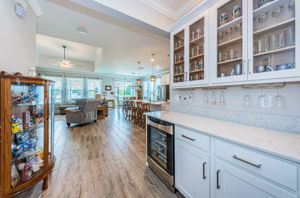 Foyer-Butlers Pantry2