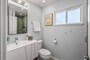  Photo 40