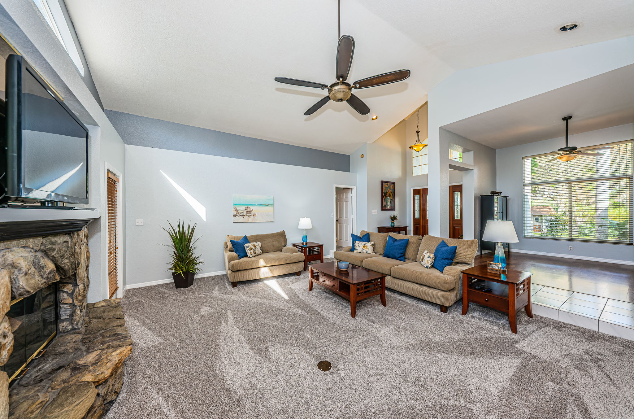Living Room2-2