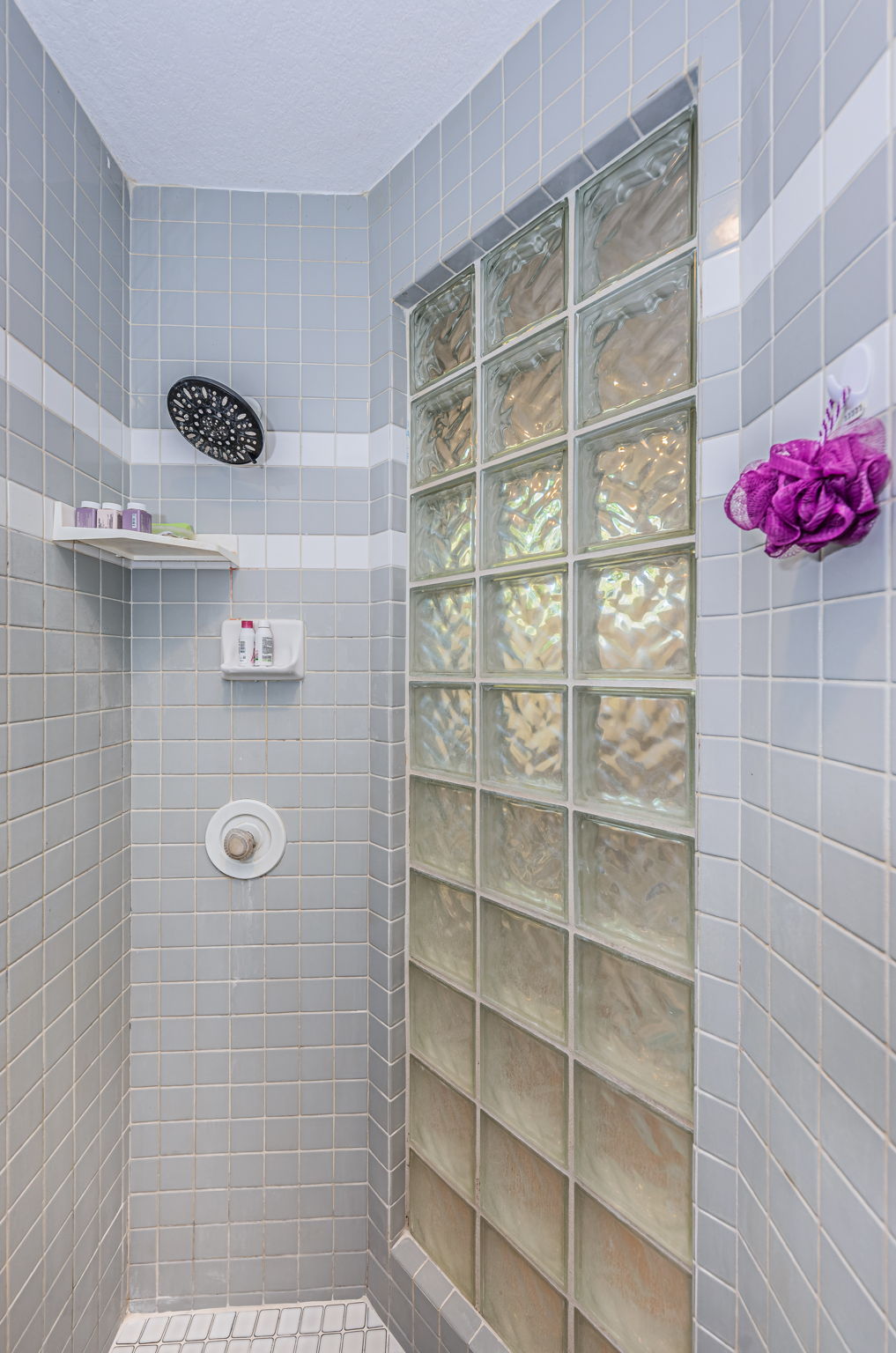 Master Bathroom1c