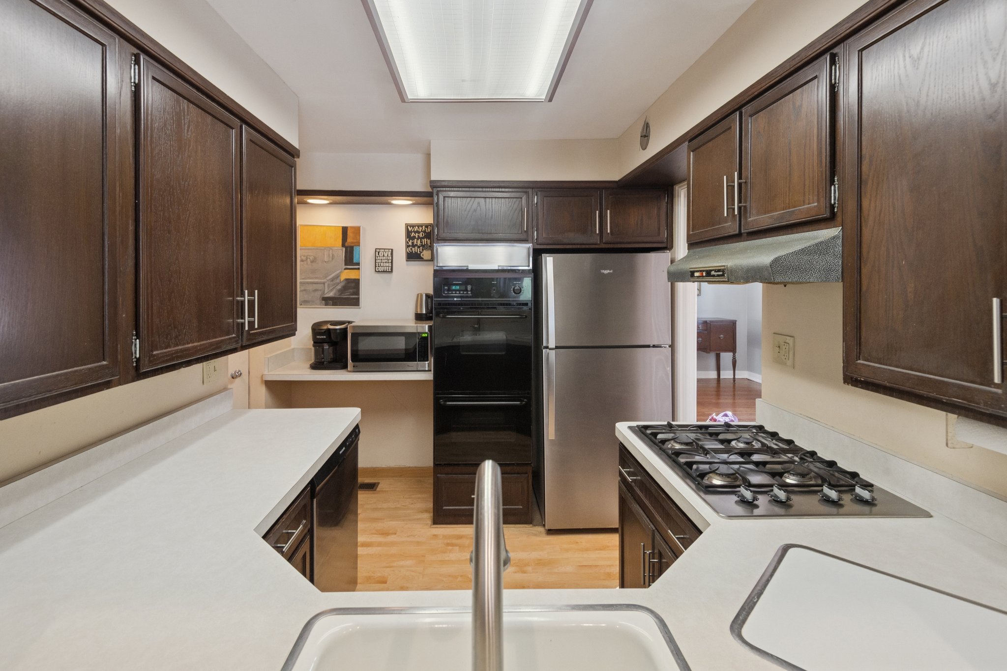 8646 E Prairie Rd_011.jpg