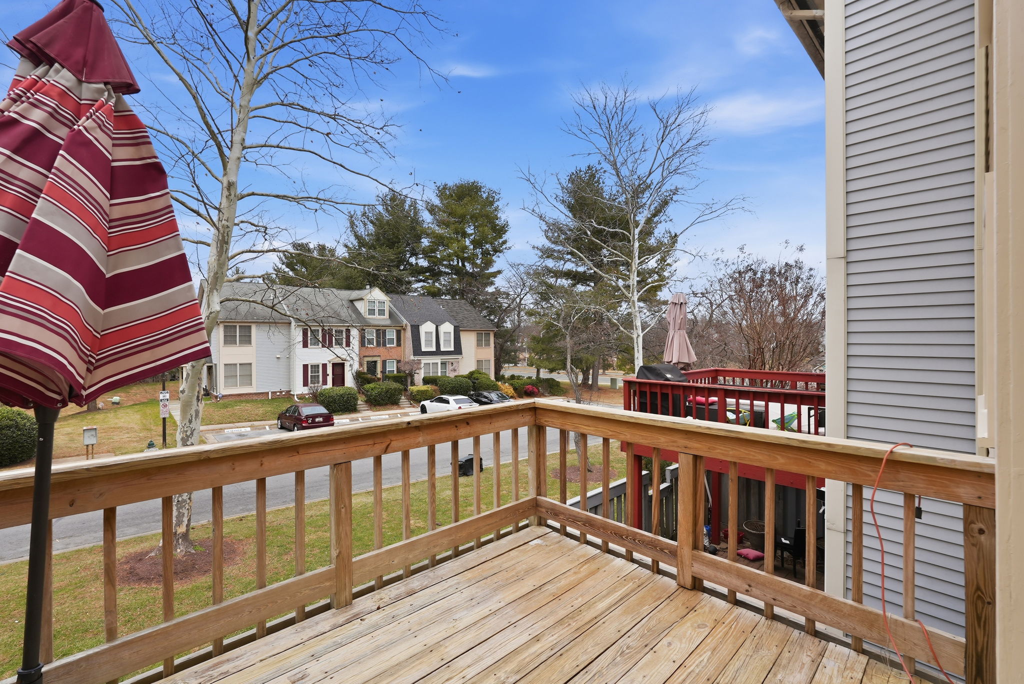 Upper Level Rear Deck