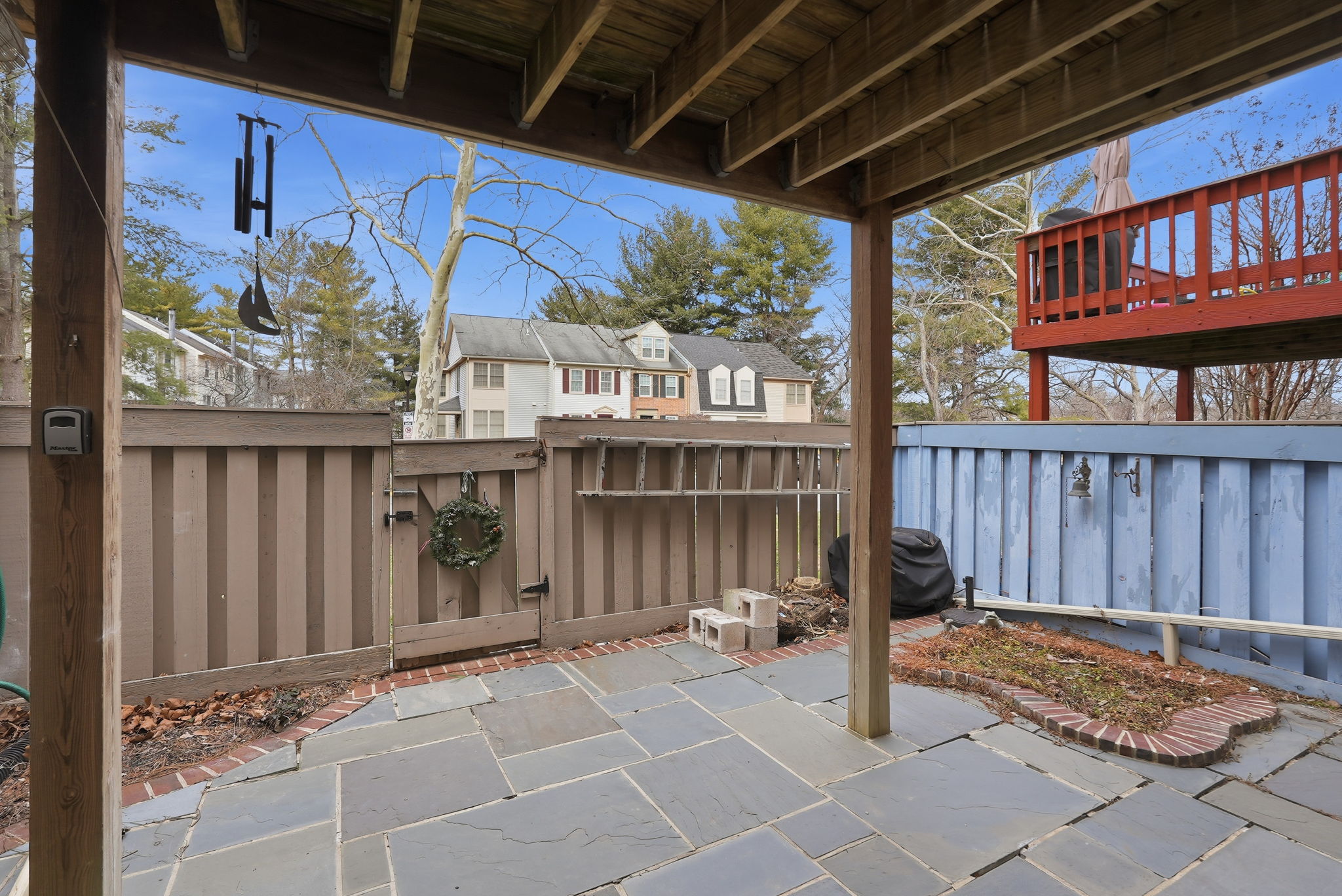 Fully Fenced Flagstone Patio
