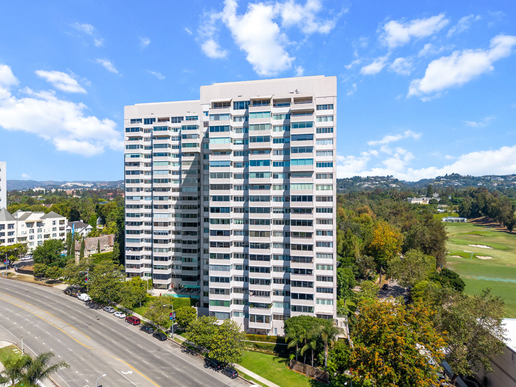 865 Comstock Avenue 11C-1
