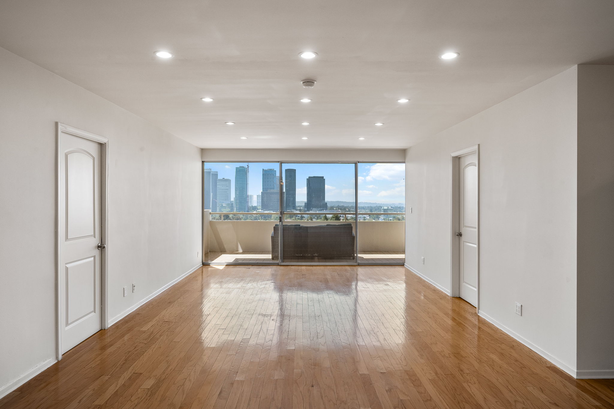 865 Comstock Avenue 11C-7