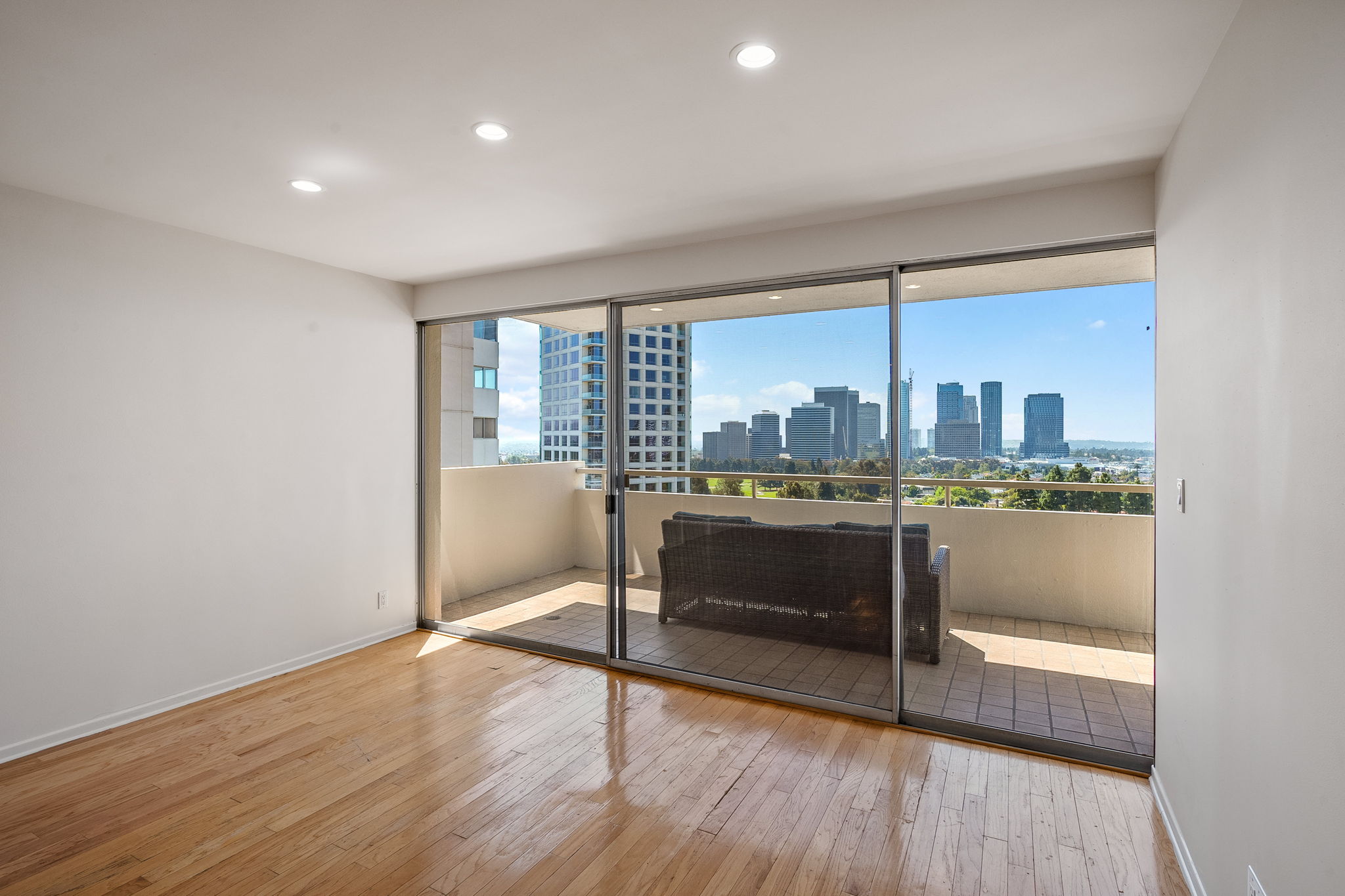 865 Comstock Avenue 11C-10