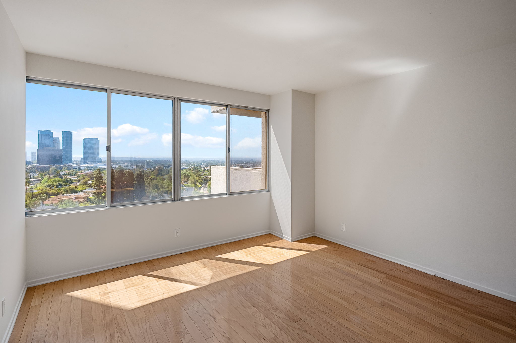 865 Comstock Avenue 11C-18