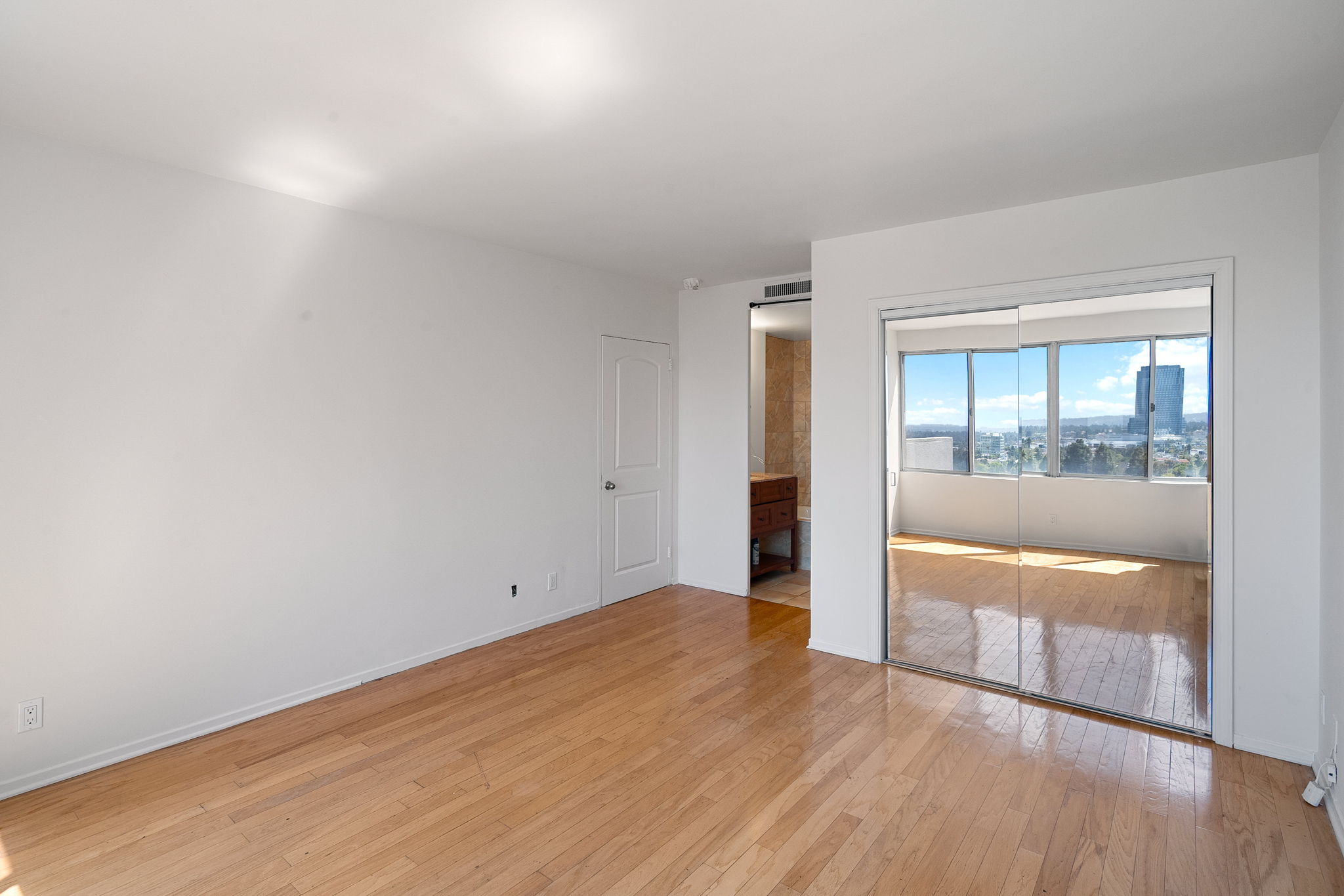 865 Comstock Avenue 11C-19