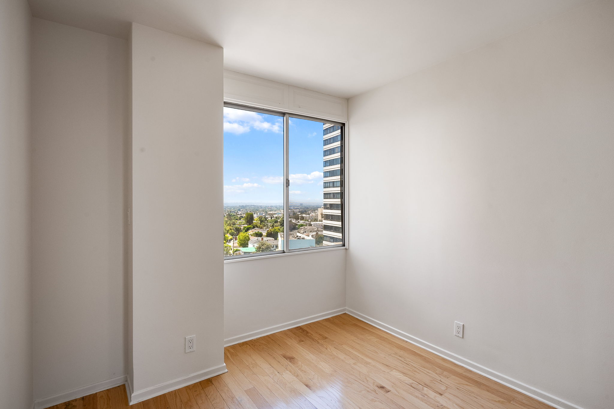 865 Comstock Avenue 11C-22
