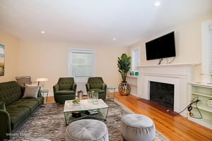 21 virtually staged.jpeg