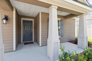 Front Porch/Entrance