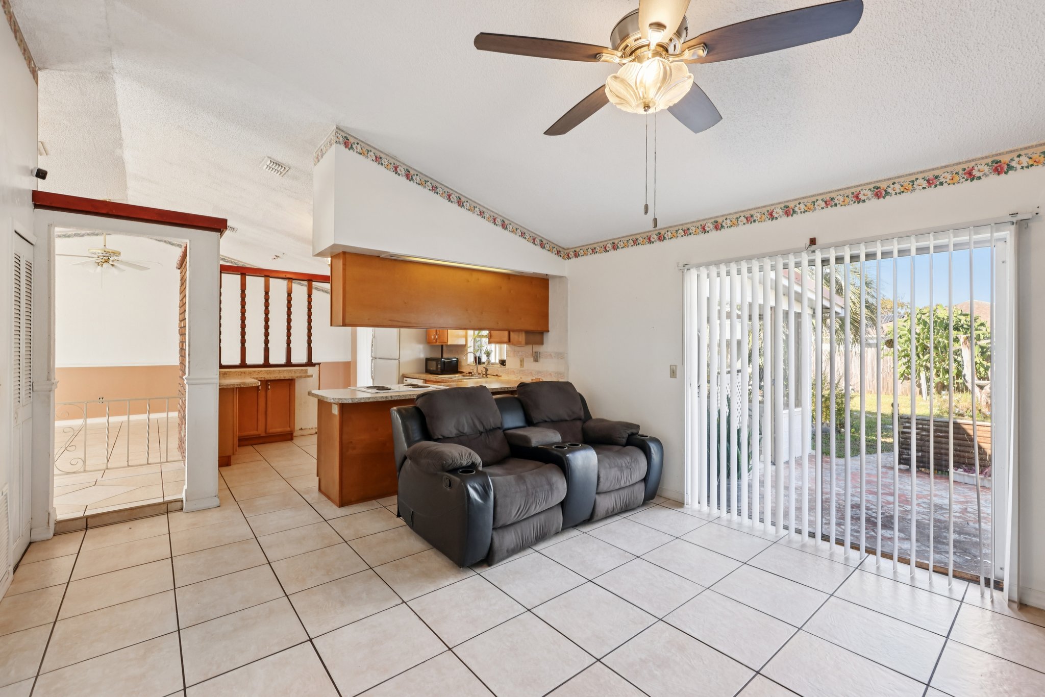 McKenny Ave-S2111-012.jpg