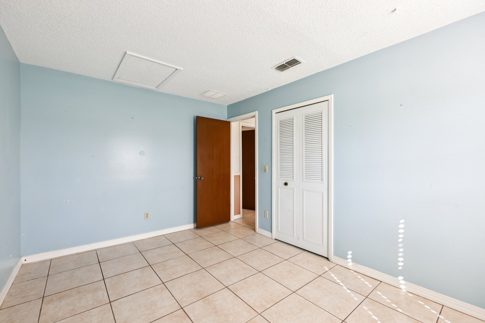 McKenny Ave-S2111-022.jpg