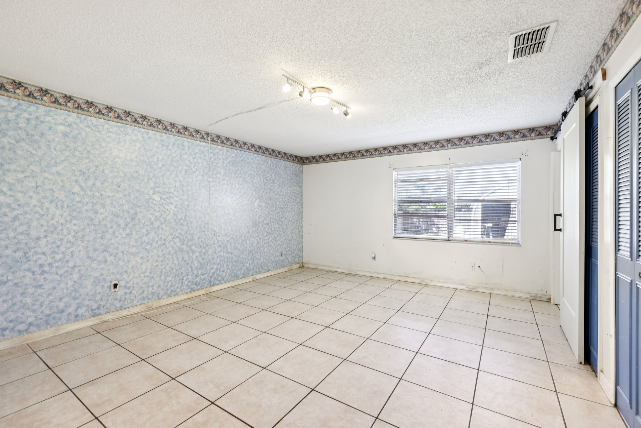 McKenny Ave-S2111-023.jpg