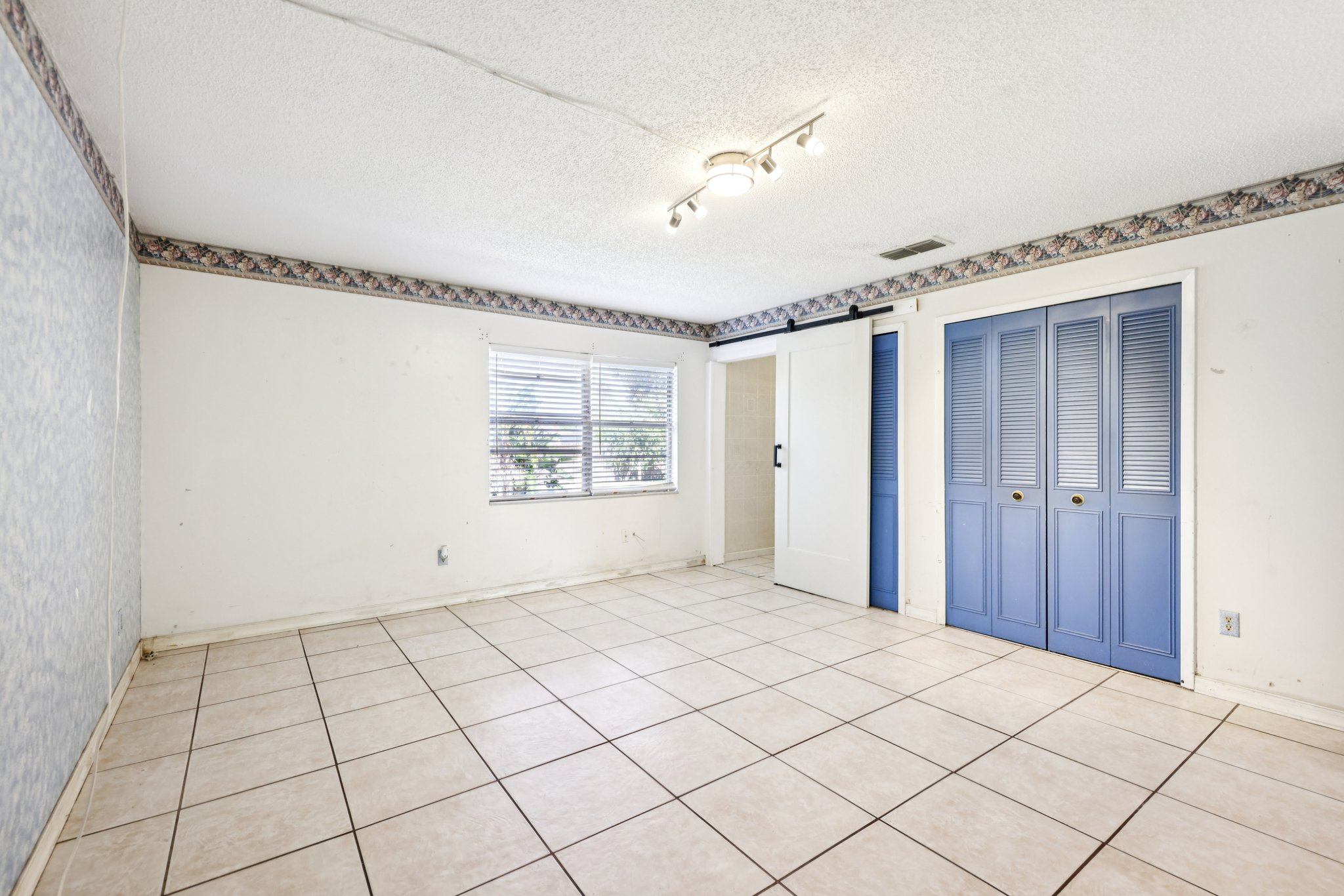 McKenny Ave-S2111-024.jpg