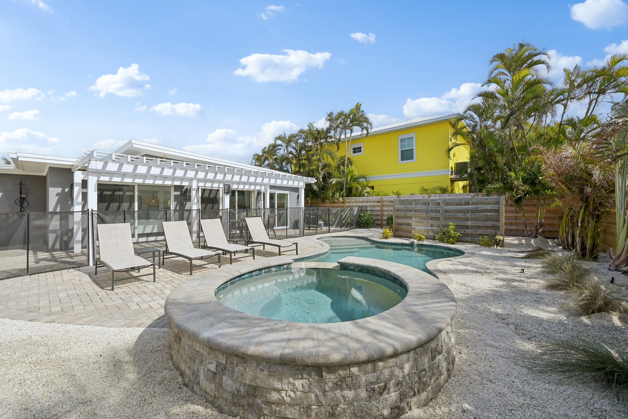 N Shore Dr-L1302-044.jpg