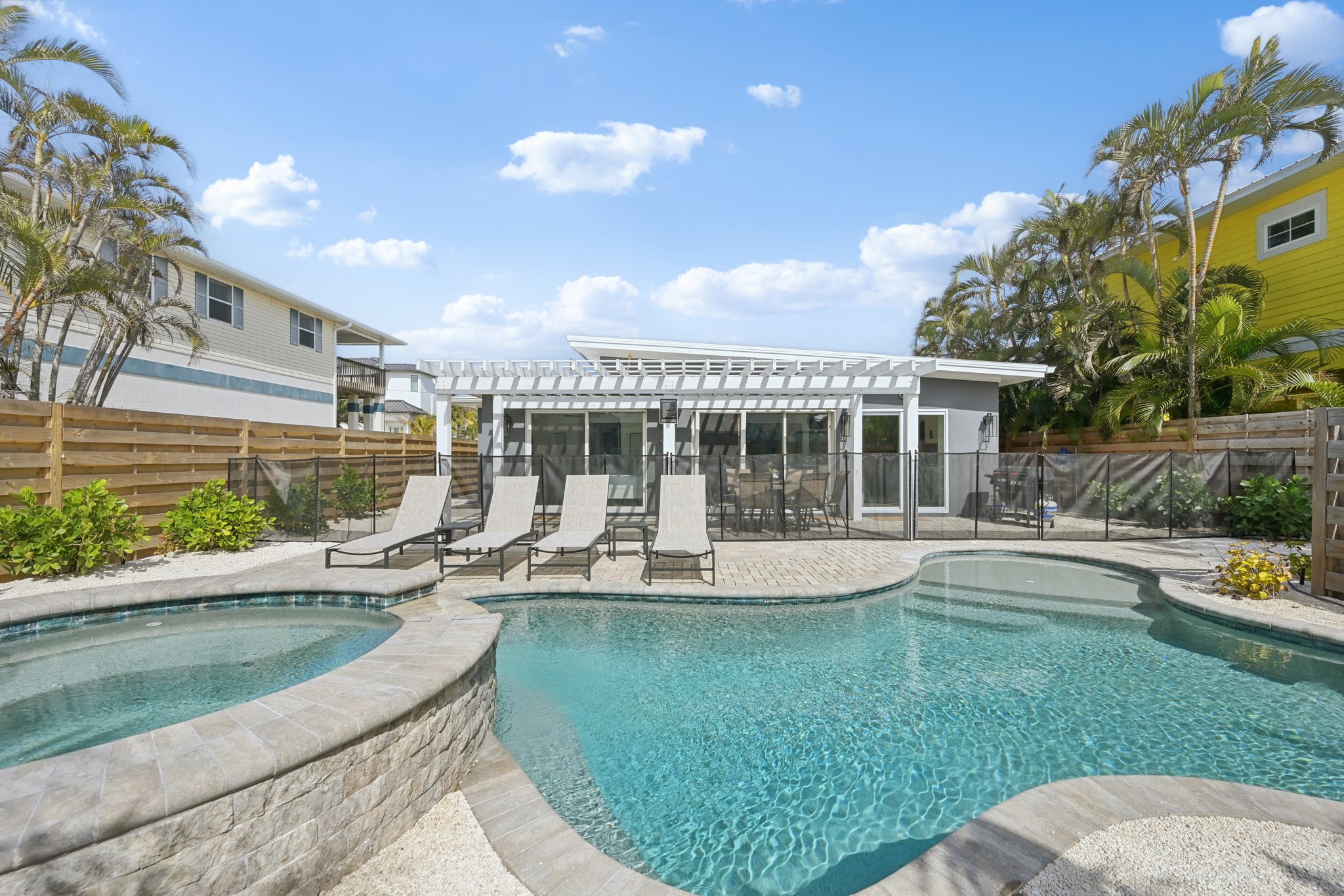 N Shore Dr-L1302-045.jpg