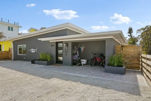 N Shore Dr-L1302-002.jpg