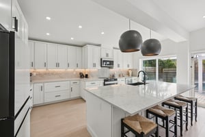 N Shore Dr-L1302-011.jpg