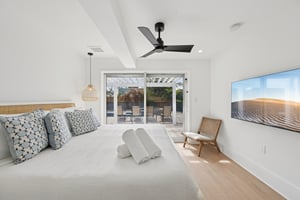 N Shore Dr-L1302-017.jpg