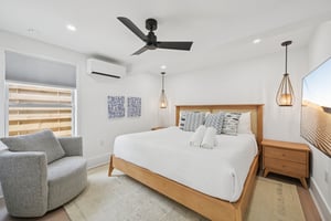 N Shore Dr-L1302-020.jpg