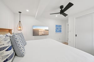 N Shore Dr-L1302-022.jpg