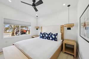 N Shore Dr-L1302-028.jpg