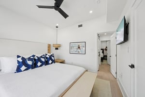 N Shore Dr-L1302-029.jpg