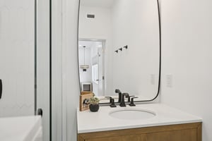 N Shore Dr-L1302-033.jpg