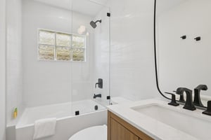 N Shore Dr-L1302-035.jpg