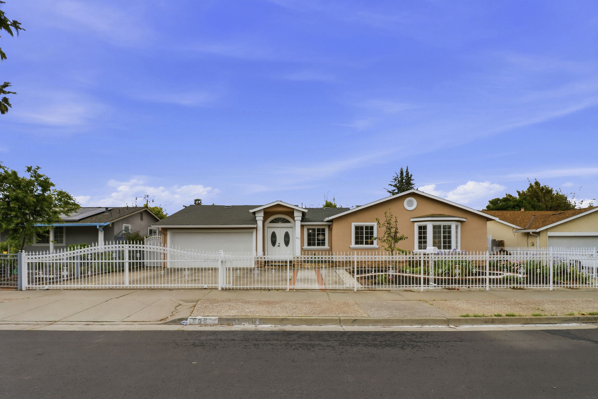 001_F8_866 Sylvandale Ave