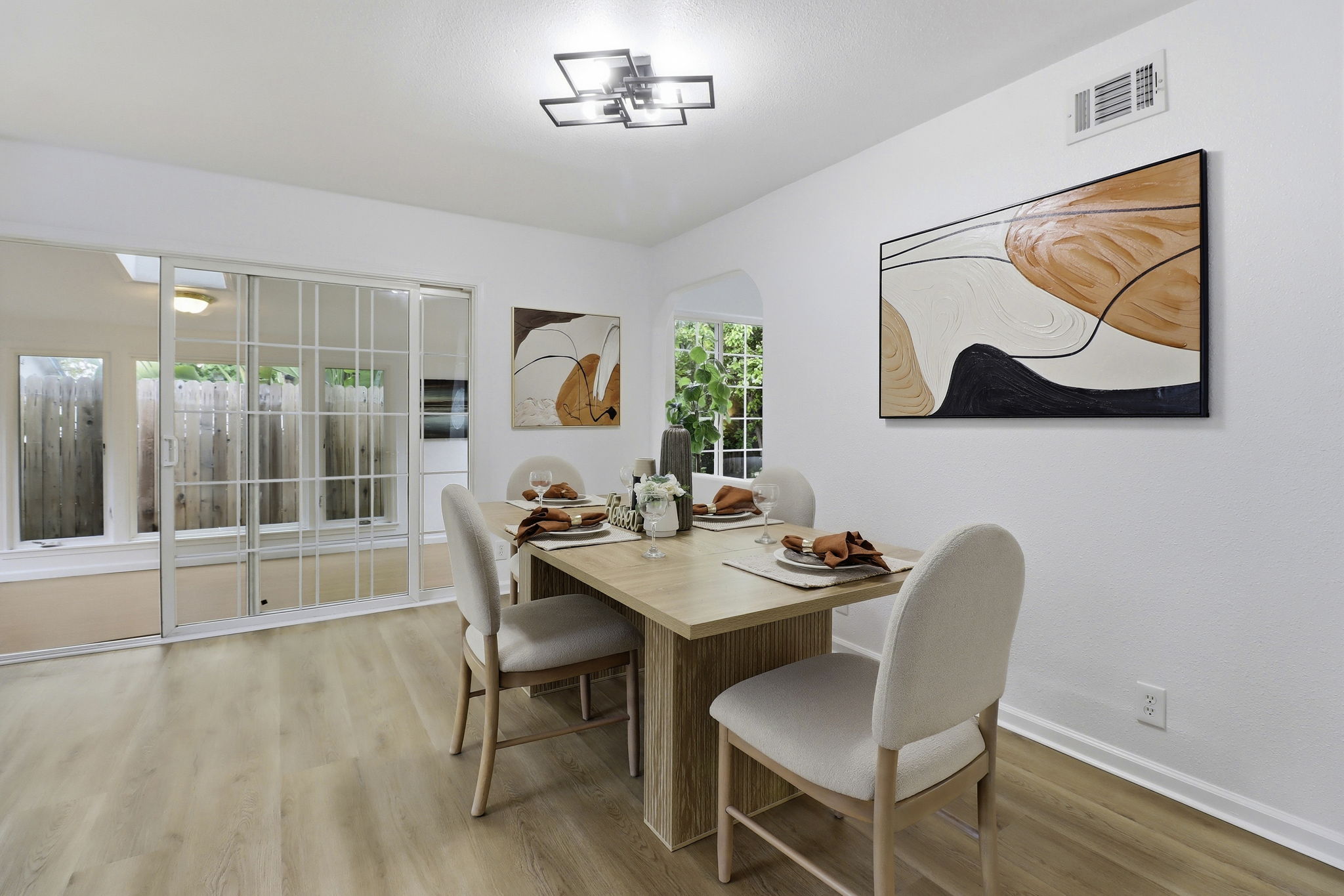 016_F8_866 Sylvandale Ave