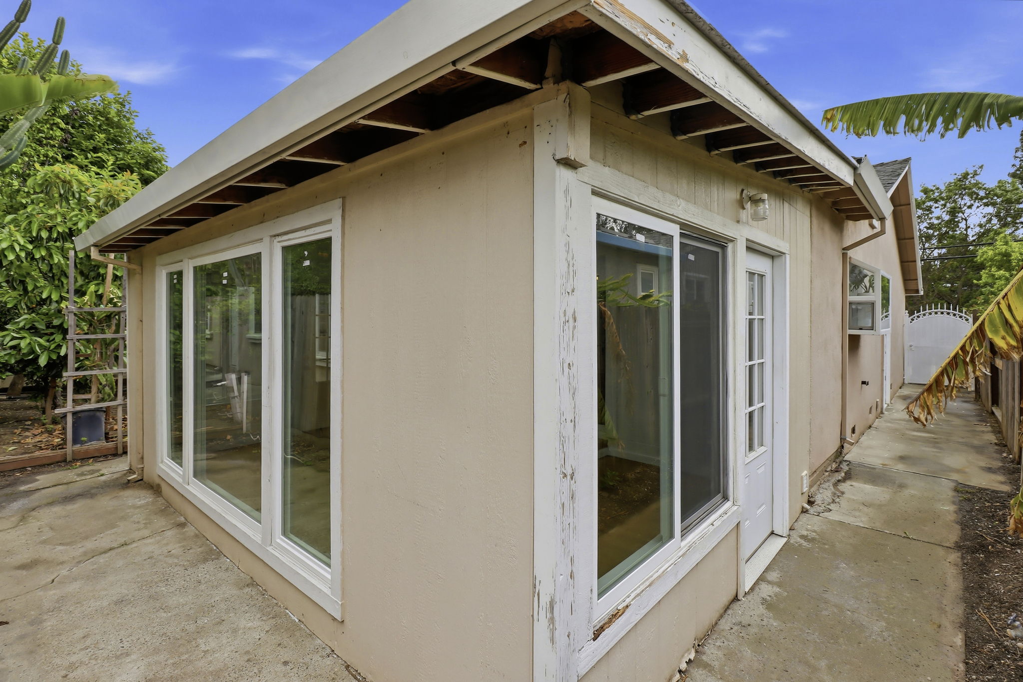 038_F8_866 Sylvandale Ave
