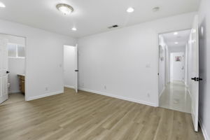 030_F8_866 Sylvandale Ave