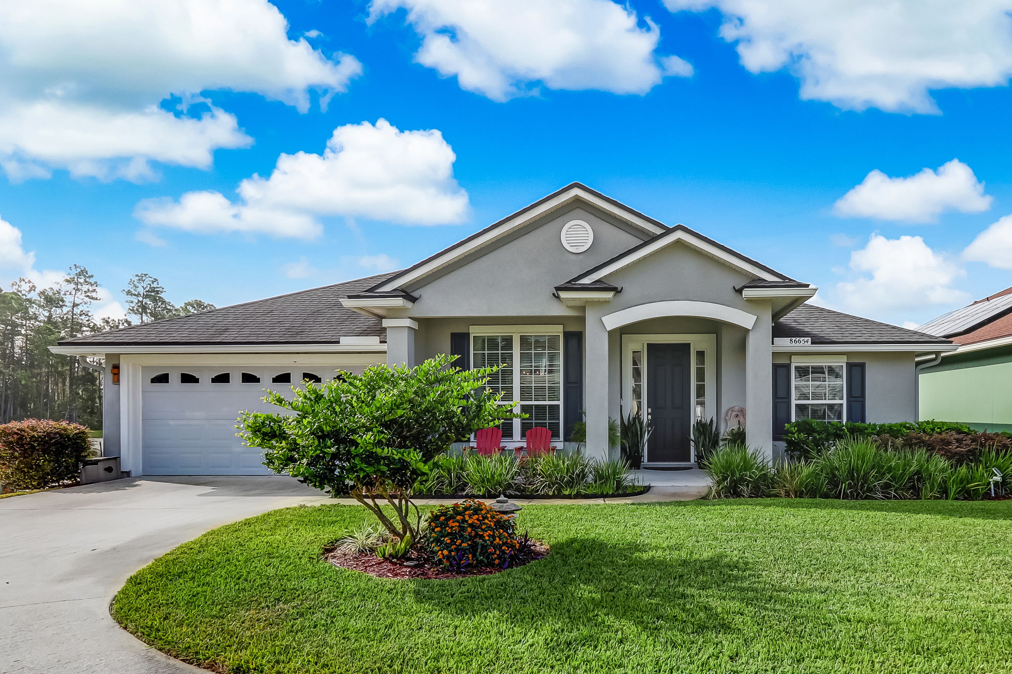 Welcome to 86654 Serenity Lake Ct