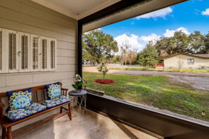 Screened-in Porch