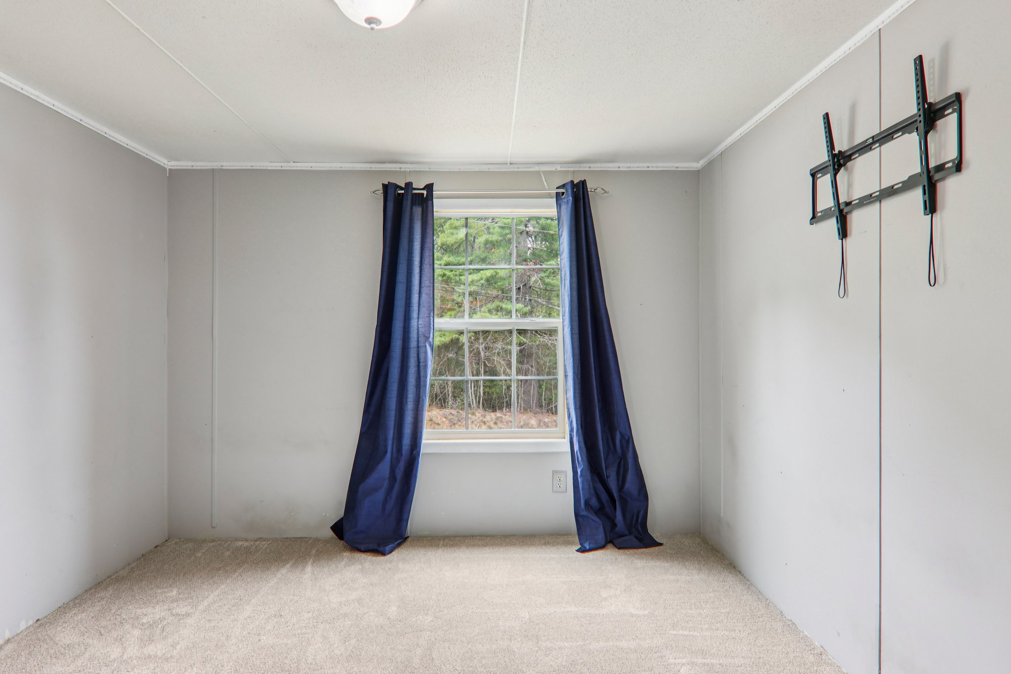 Hutch Mountain Rd-S0710-022.jpg