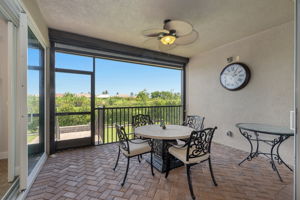 Lanai - Outdoor Dining
