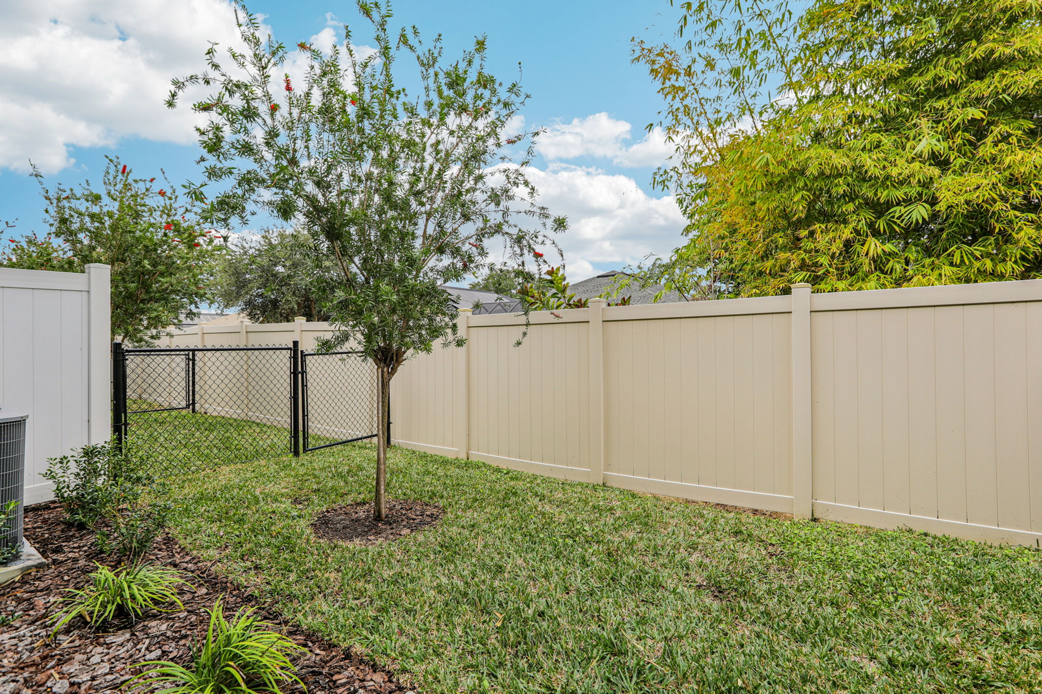 8834 Wild Pine Court-028